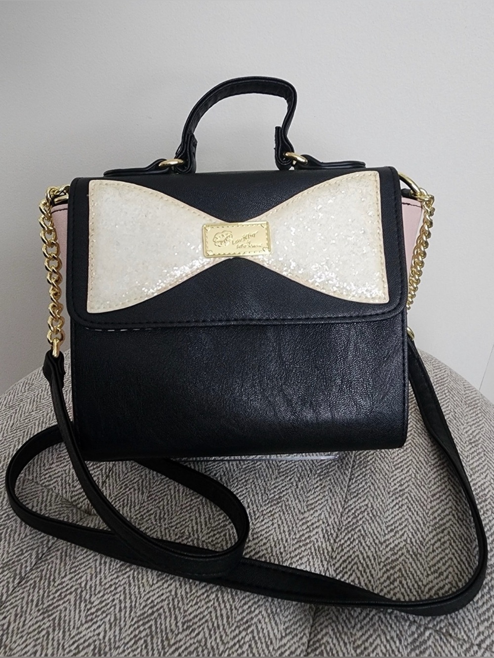 Betsey Johnson Black Crossbody Bag with White Glitter Bow & Gold Chain